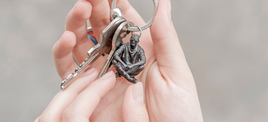 19_stainless_figurine_keyring_02.jpg
