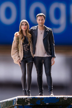 14_couple_street_04_berlin